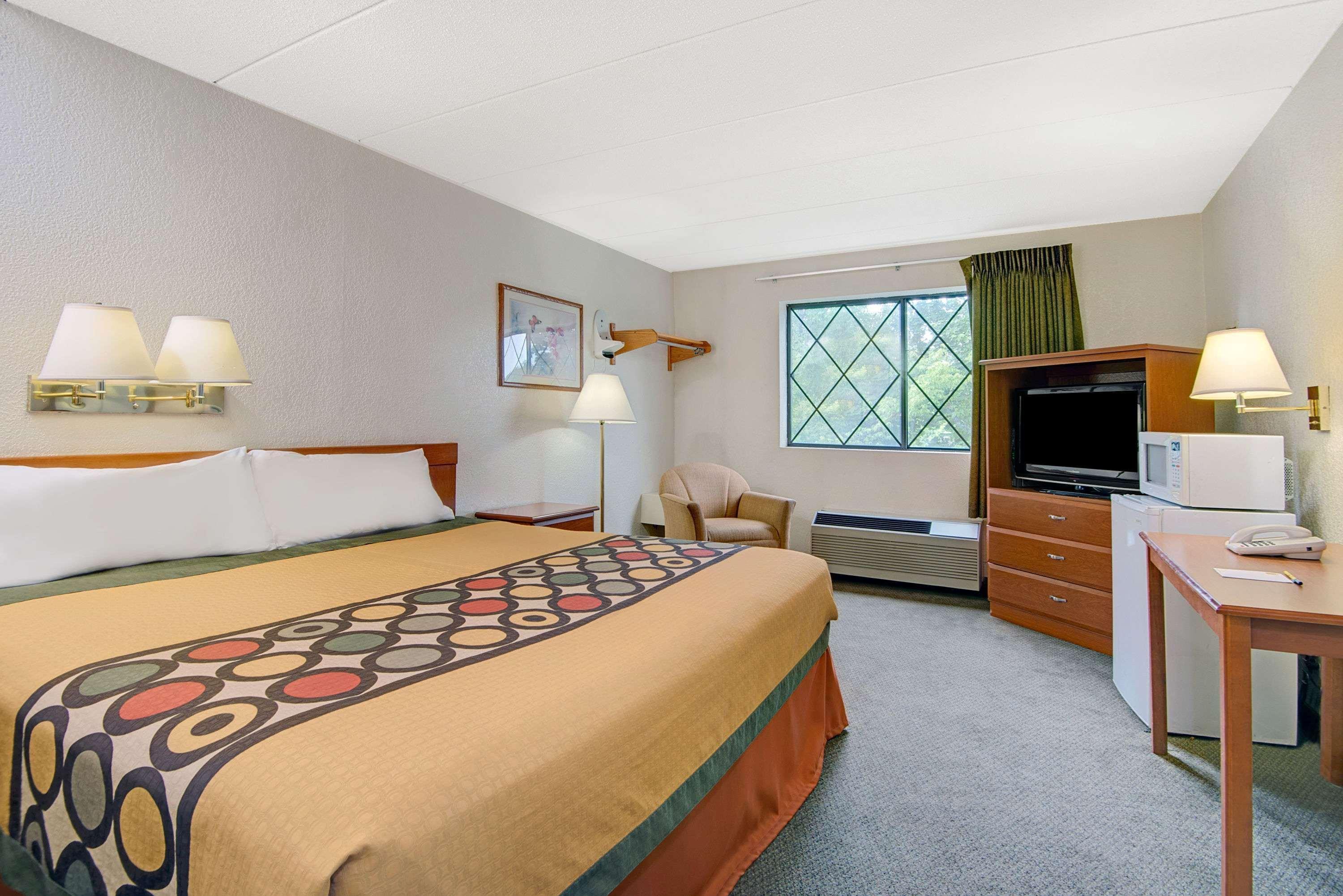 Super 8 By Wyndham Stamford/New York City Area Екстер'єр фото
